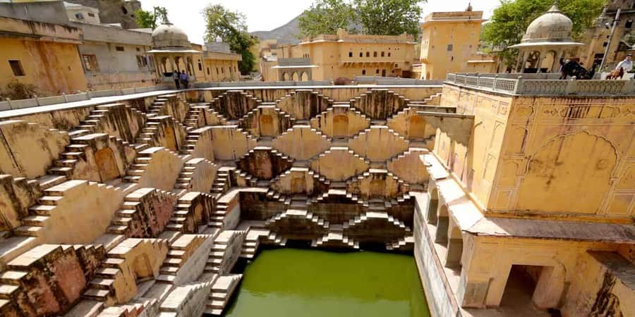 Jaipur: Private Full-Day Sightseeing Tour by Tuk-Tuk - Tuk-tuk vs AC car: which choice fits you best