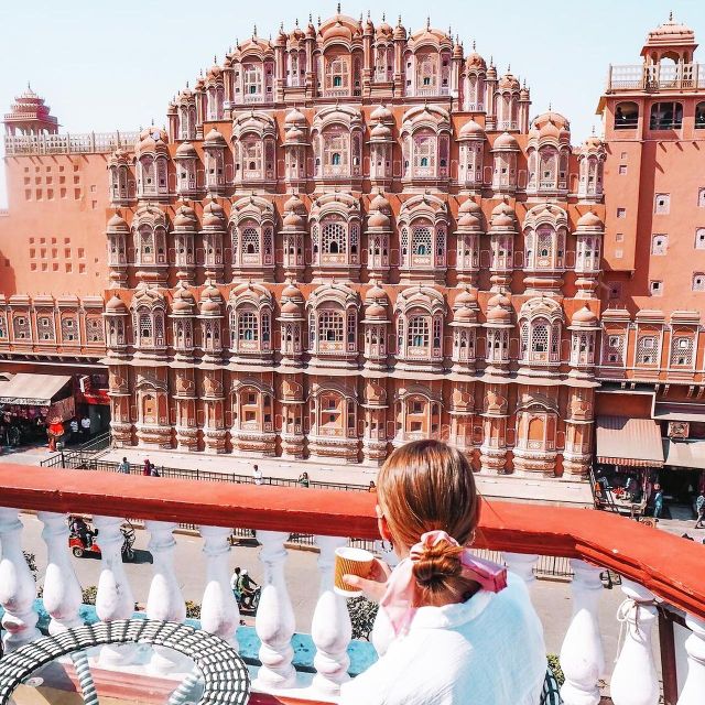 Jaipur: Private Instagram Tour of Top Photography Spots - Amber Fort courtyards and Pols for door-and-alley photos