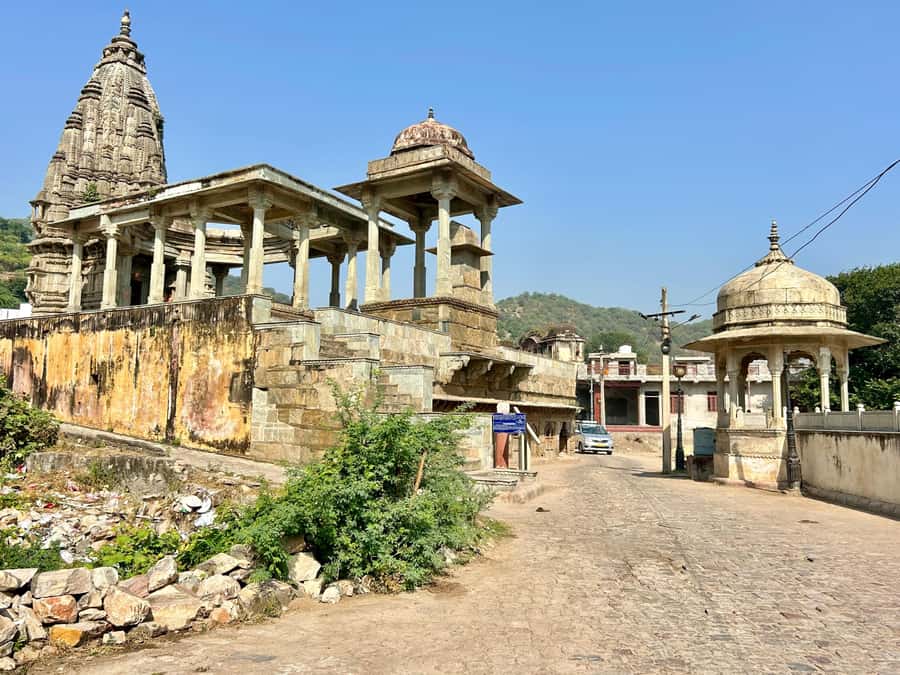 Jaipur: Private PinkCity & Stepwell Heritage Tour with Guide - City Palace: Where the Maharaja’s World Is Still Visible