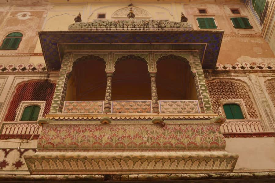 Jaipur: Private PinkCity & Stepwell Heritage Tour with Guide - Comfort, Car, and Getting Around: What Makes It Worth Paying For