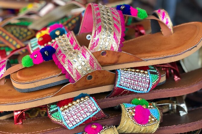 Jaipur Private Shopping Tour with Pickup - Akee International Pashmina and Wool Shawls: Try the Real Weight