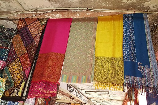 Jaipur Private Shopping Tour with Pickup - Jeypore Souvenirs: Rajasthani Crafts and Gift Shopping That Stays Practical