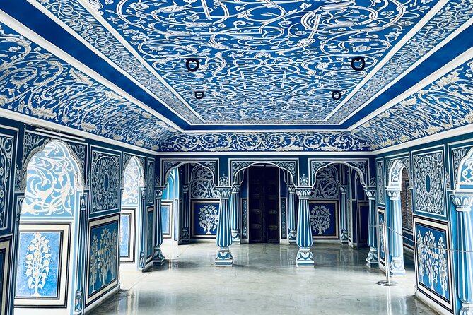 Jaipur Private Sightseeing Tour with Car and Guide - City Palace: where the royal story becomes more than a photo