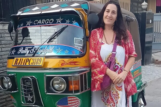 Jaipur Sunrise Tour with Morning Flower Market Walk - Royal Gaitor Tumbas: Mughal and Hindu Styles Plus Views