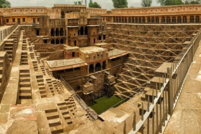 Jaipur to Agra Day Trip with Fatehpur Sikri and Abhaneri