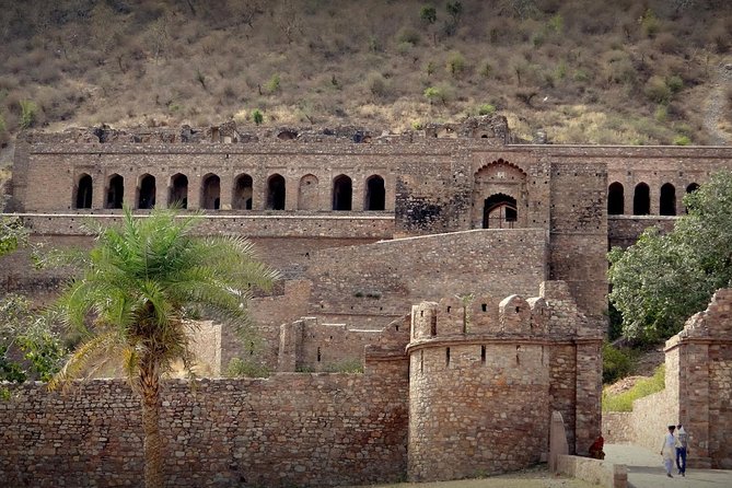 Jaipur to Chandbaori Stepwell & Haunted Bhangarh Private Trip - Bhangarh Fort: The Supernatural Stories and the 1-Hour Visit
