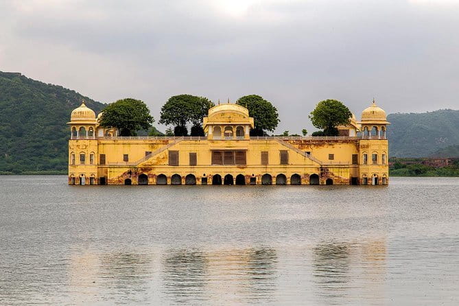 Jaipur Tour with Jaigarh Fort and Nahargarh Sunset - Panna Meena ka Kund Stepwell: Small Stop, Great Photos