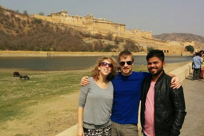 Jaipur Tour with Jaigarh Fort and Nahargarh Sunset - City Palace: A Rajput and Mughal Mix in 1 Hour