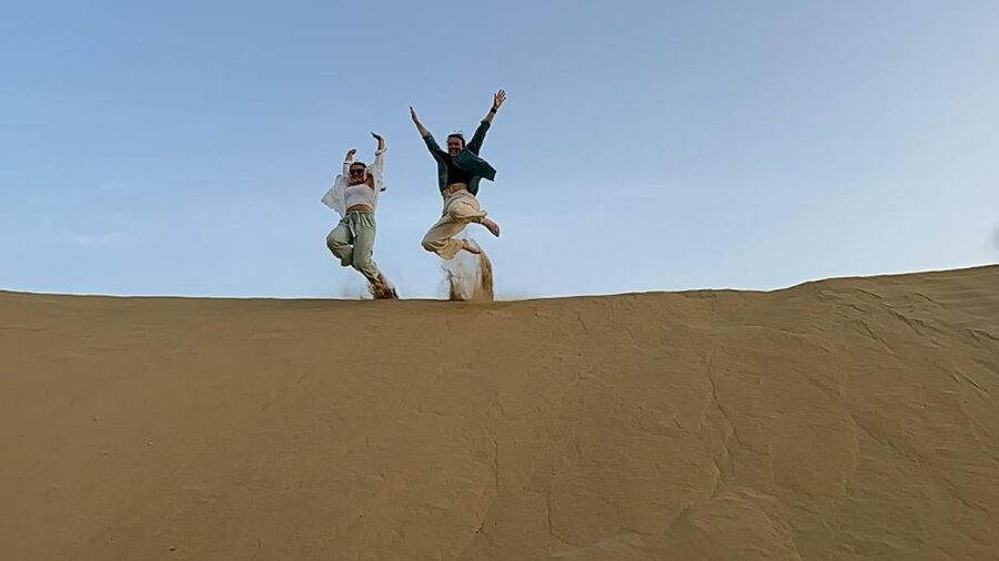 JAISALMER : DESERT EXPERIENCE SLEEPING UNDER THE STAR - Getting there and back: hotel pickup, Jeep ride, and the full 21-hour loop