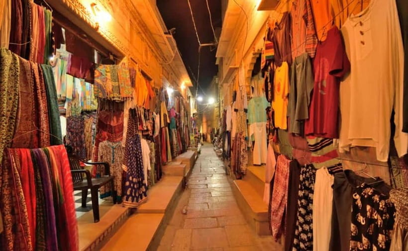 Jaisalmer Walking Tour: A Stroll Through Time and Culture - Bazaar lanes and artisan encounters without feeling stuck