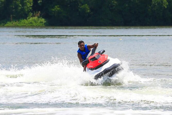 Jet Skiing in Bentota - Meeting on Gagabada Road in Aluthgama: do not wing it
