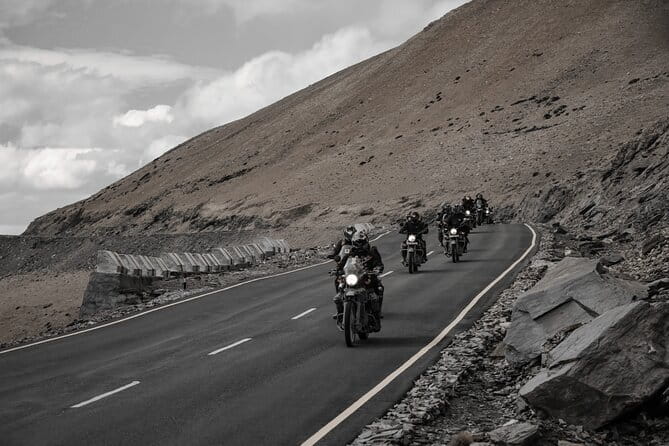 Kargil Trip From Leh With Suru Valley And Aryan Valley - Transport, Small Groups, and the Practical Comfort of Shared Stays