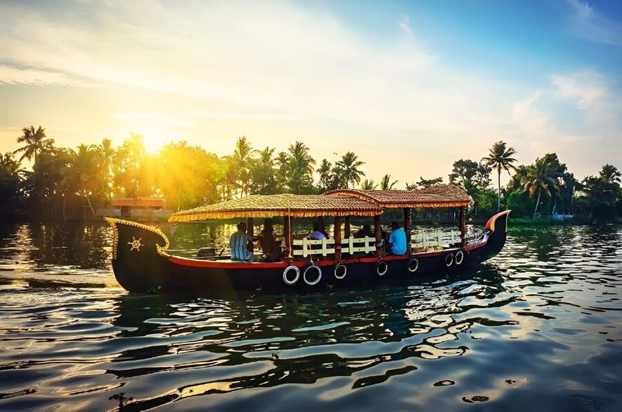 Kerala: Alappuzha River Cruise with Village Walk - Sunset timing on the backwaters, and how to get the best seat