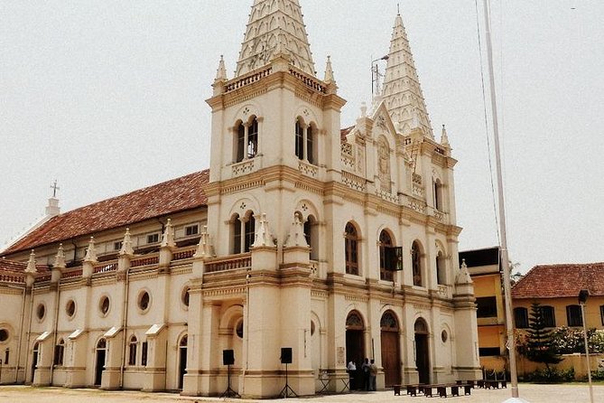 Kochi Private Tour: 3-Hour Fort Kochi and Mattancherry Walking Tour - Santa Cruz Cathedral Basilica: quick time, big stop