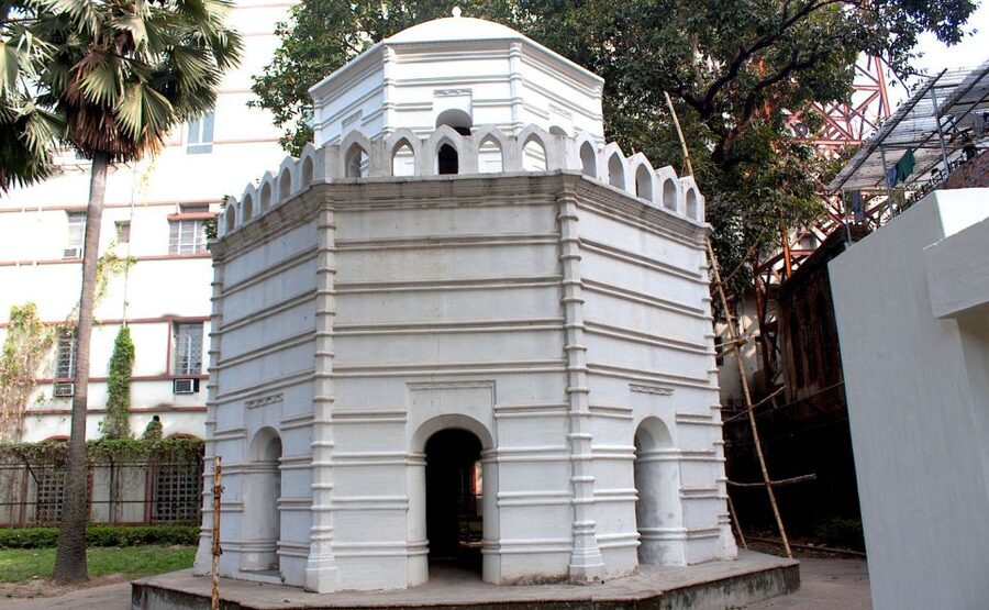 Kolkata: Guided Heritage Walking Tour - Meeting outside Writers’ Building, where the empire went to work
