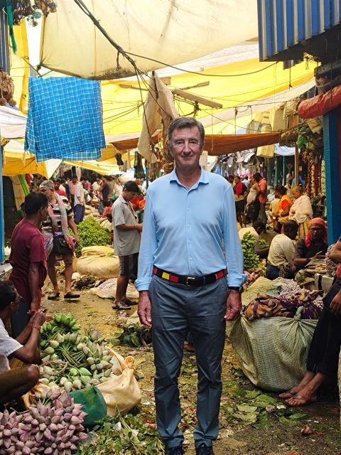 Kolkata: Private Tour of City of Joy with Licensed Guide - What the day feels like on the ground