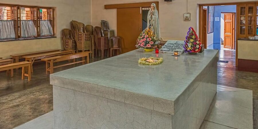 Kolkata: Spiritual World of Kolkata Sightseeing Tour - Kolkata spiritual world, what you’re really seeing in 8 hours