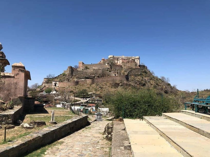 Kumbhalgarh Fort & Ranakpur Jain Temple Tour From Udaipur - Private pickup and a full 9-hour day outside Udaipur