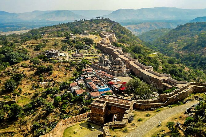 Kumbhalgarh & Ranakpur Day Trip from Udaipur with Guide and Lunch - Private AC Kumbhalgarh and Ranakpur Day Trip From Udaipur