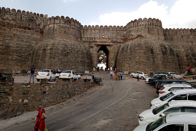 Kumbhalgarh & Ranakpur Day Trip from Udaipur with Guide and Lunch - Pickup window and how the 5 hours typically run