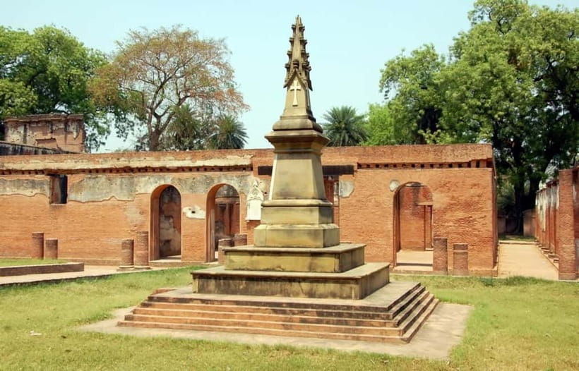 Lucknow Colonial Heritage Walk: Guided Tour by Foot - What the Guide Adds, and Why Names Like Saadam and Vishal Matter