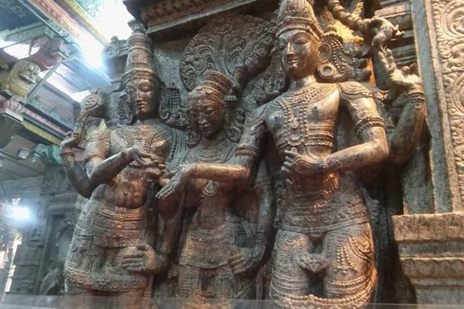 Madurai Walks : City Highlights Temple and Market Tour - Entering Meenakshi Amman Temple the right way