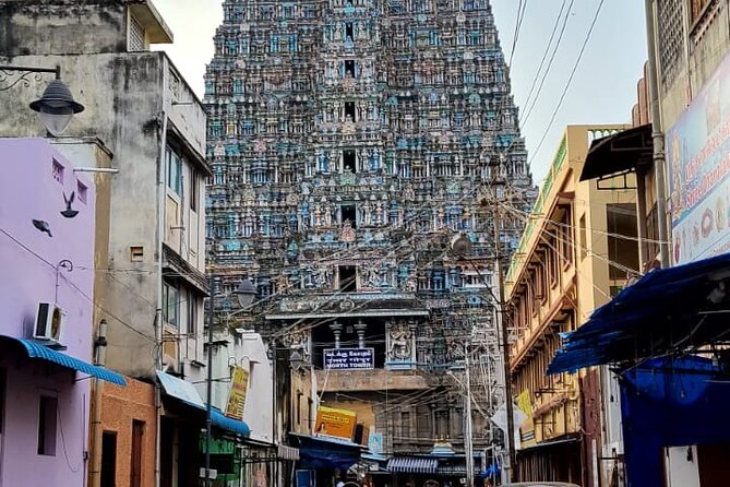 Madurai Walks : City Highlights Temple and Market Tour - Starting point at Meenakshi Amman, and how the timing feels