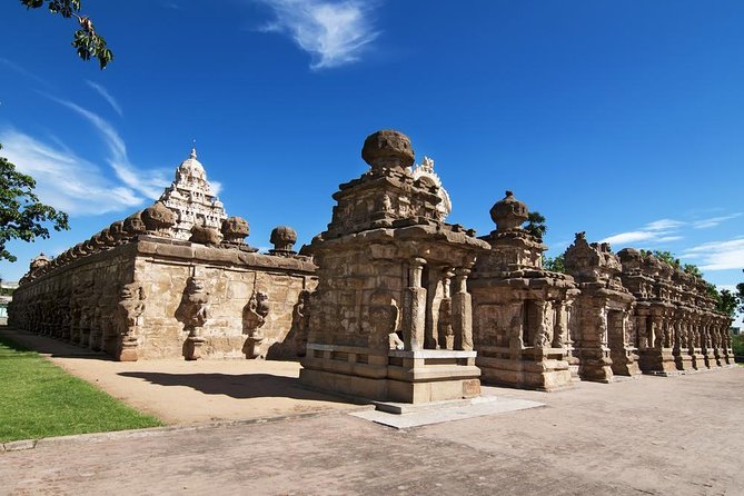 Mahabalipuram & Kanchipuram by tourism ministry approved company - Kanchipuram temple pair: Ekambareswarar and Kailasanathar