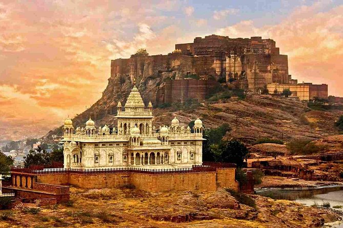Memorable Rajasthan Private Trip for 5 Nights and 6 Days - Udaipur Lake Days: Jagdish Temple, Sahelion Ki Bari, City Palace