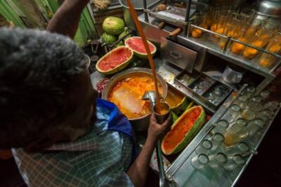 Mohd Ali Road Kebab & Curry Food Trail in Mumbai with Guide