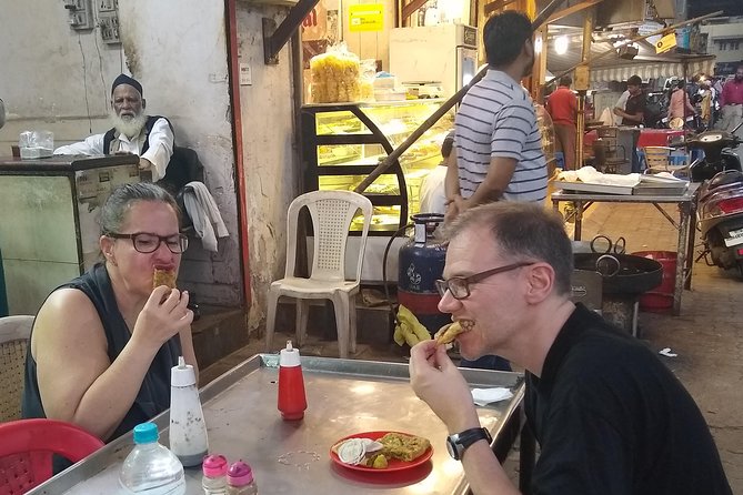 Mohd Ali Road Kebab & Curry Food Trail in Mumbai with Guide - Stop 1 at Shree S V Enterprises: buttery chicken with a Bollywood-linked recipe