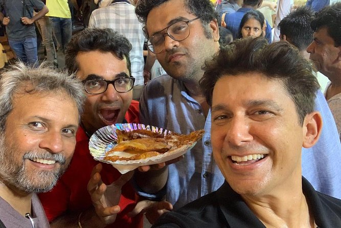 Mohd Ali Road Kebab & Curry Food Trail in Mumbai with Guide - Stop 2 at Taj Icecream: a 15-minute breather that matters