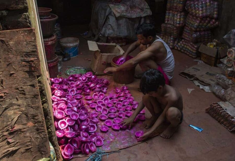 Mumbai: 2 hours Dharavi Slum Tour with Local Guide - Small-Scale Industries: Recycling, Leather, Garments, and Pottery