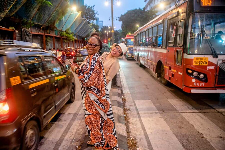 Mumbai by Night: Private Iconic Sights Tour with Transfers - Mumbai View Point Finish: The Big Picture Moment