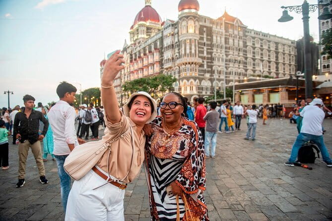Mumbai by Night: Private Tour of Iconic Sights in Lights - Gateway of India at night, Arabian Sea views and landmark photos