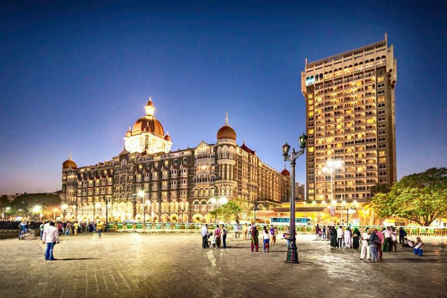 Mumbai: City Tour, Elephanta Caves, Dharavi Slum W/Options - Mumbai’s Big-City Openers: Gateway, CST, Marine Drive, and Malabar Hill