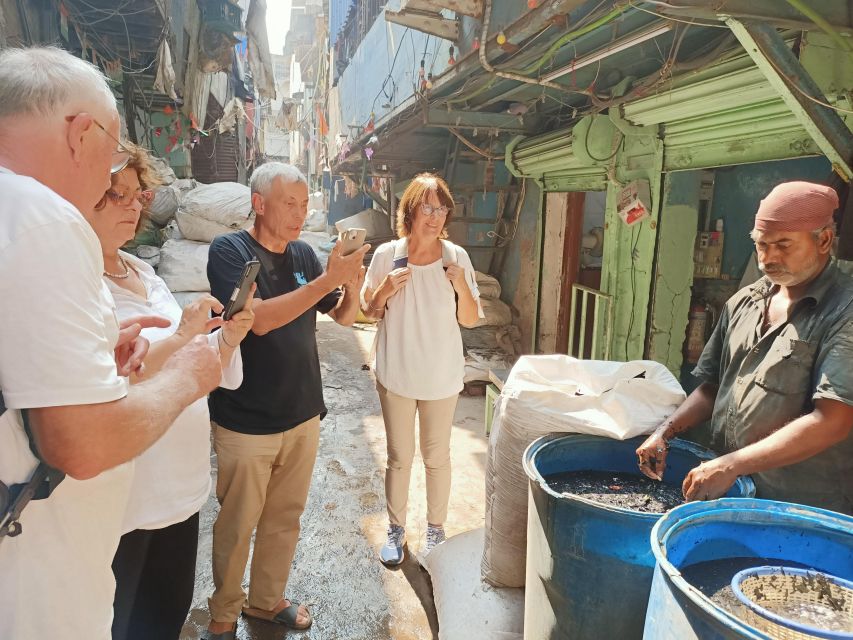 Mumbai: Dharavi Slum and Dhobi Ghat Tour with Train Ride - Why Dharavi and Dhobi Ghat belong together