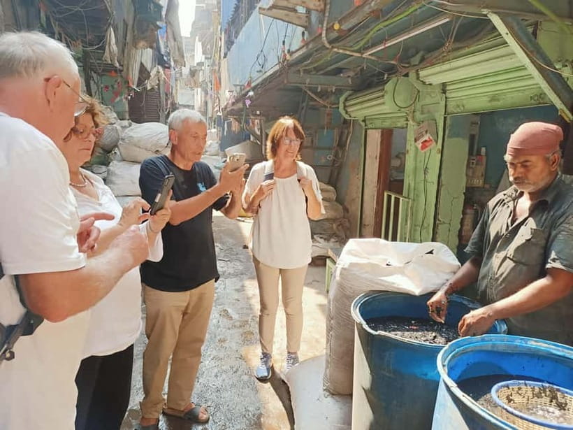 Mumbai: Dharavi Slum and Dhobi Ghat Tour with Train Ride - Meet at Third Wave Coffee, then get moving