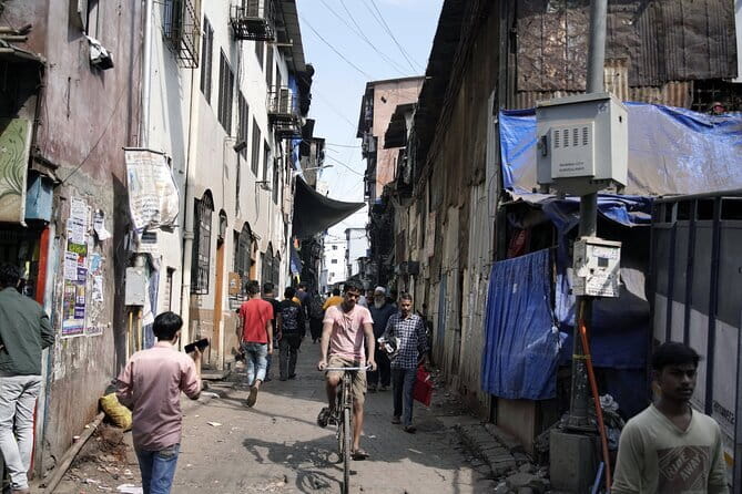 Mumbai Dharavi Slum, Dhobi Ghat & Dabbawala Lunchbox Tour - Who should book this tour, and who should skip it