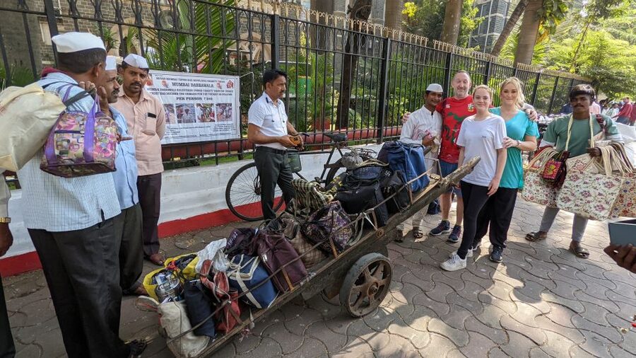 Mumbai: Dharavi Slum, DhobiGhat, and Dabbawallas Tour - The train legs and timing: a 3 to 4.5 hour half-day that moves