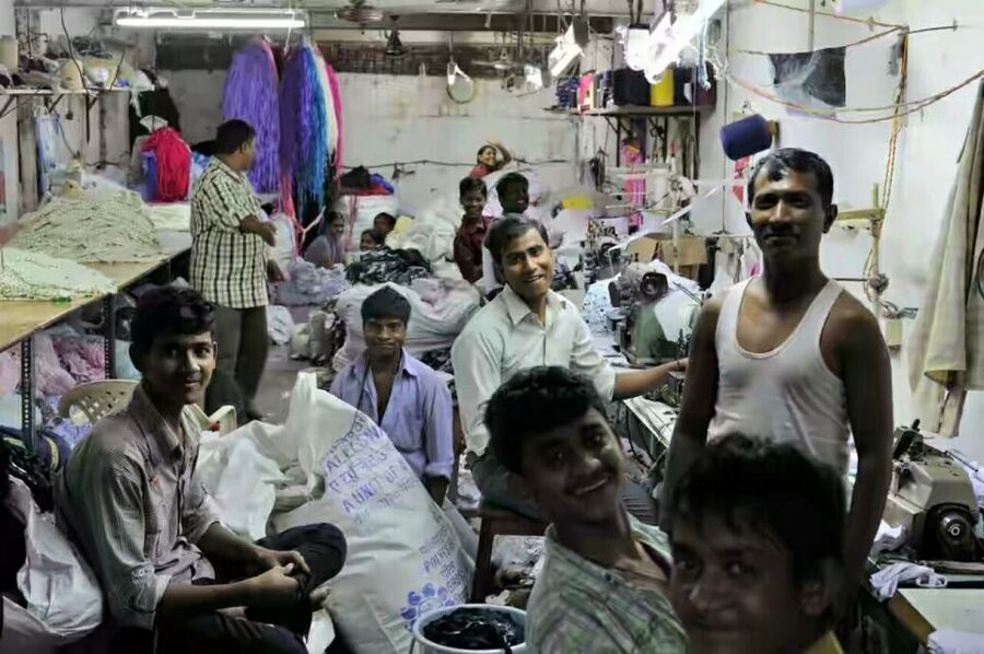 Mumbai: Dharavi Slum Slumdog Millionaire Tour with a Local - Ending at a Pottery Factory, Then Getting Out Easy
