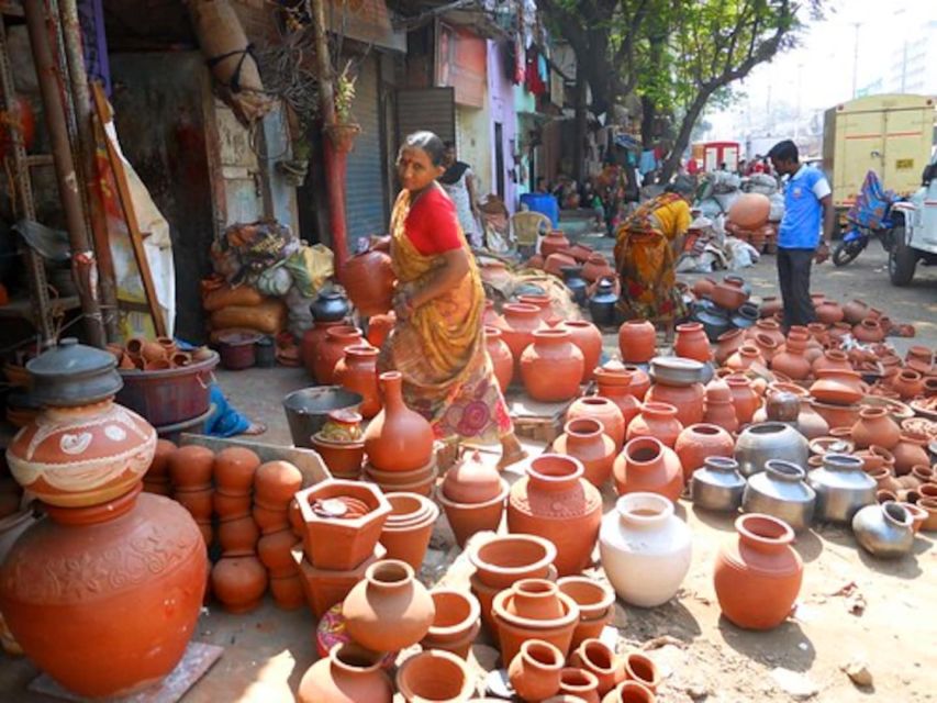 Mumbai: Dharavi Slum Walking Tour with Local Slum Dweller - How to handle a walking tour in tight spaces