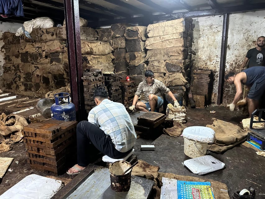 Mumbai: Discover India's Largest Slum -A Local's Perspective - Leather workshops and embroidery units: the craft you can see