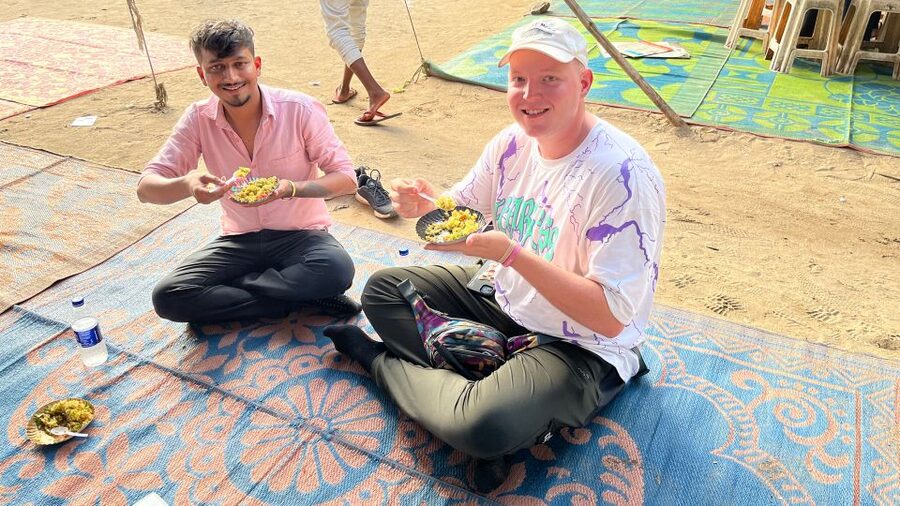 Mumbai: Evening Street Food Tasting & Cultural Market Tour - Marine Drive walk, then Girgaon Chowpatty food time