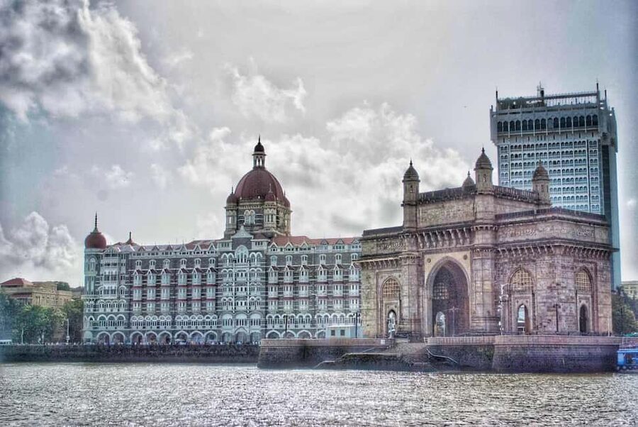 Mumbai: Exclusive Tour with Dharavi Slum & Elephanta Cave - Private AC car, driver, and English guide: the real value in the logistics