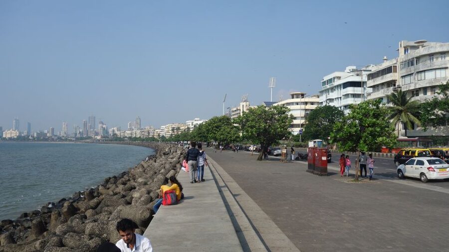 Mumbai: Full-Day Private Sightseeing Tour - Malabar Hill and temples, plus a quick look at the calmer side