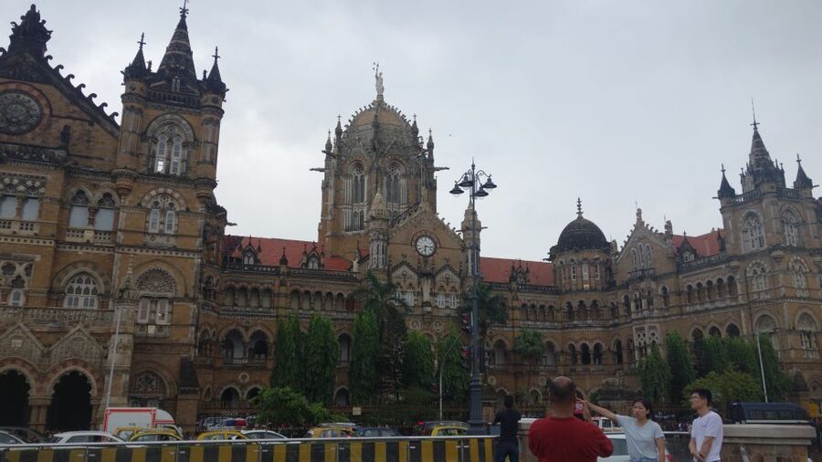 Mumbai: Full-Day Private Sightseeing Tour - The short Mumbai local train ride: fun, local, and easier than you think