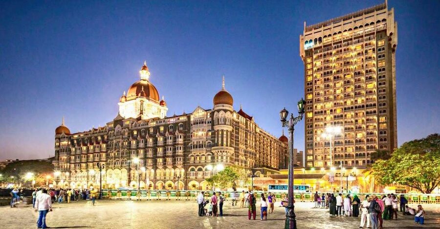 Mumbai: Full-Day Sightseeing Tour of Mumbai - Marine Drive, the sea promenade for perspective photos