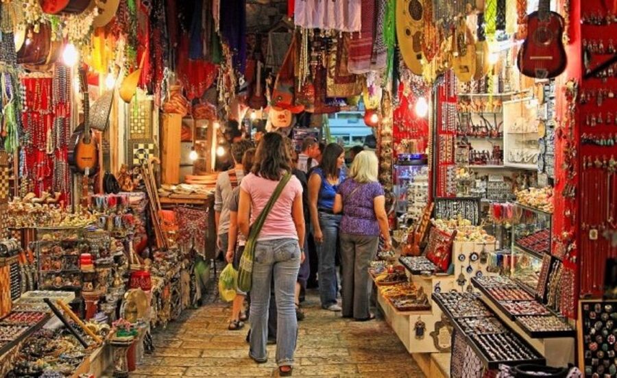 Mumbai: Magical Markets Tour - Starting at Shri Swaminarayan Mandir Vadtal: where the route finds its rhythm