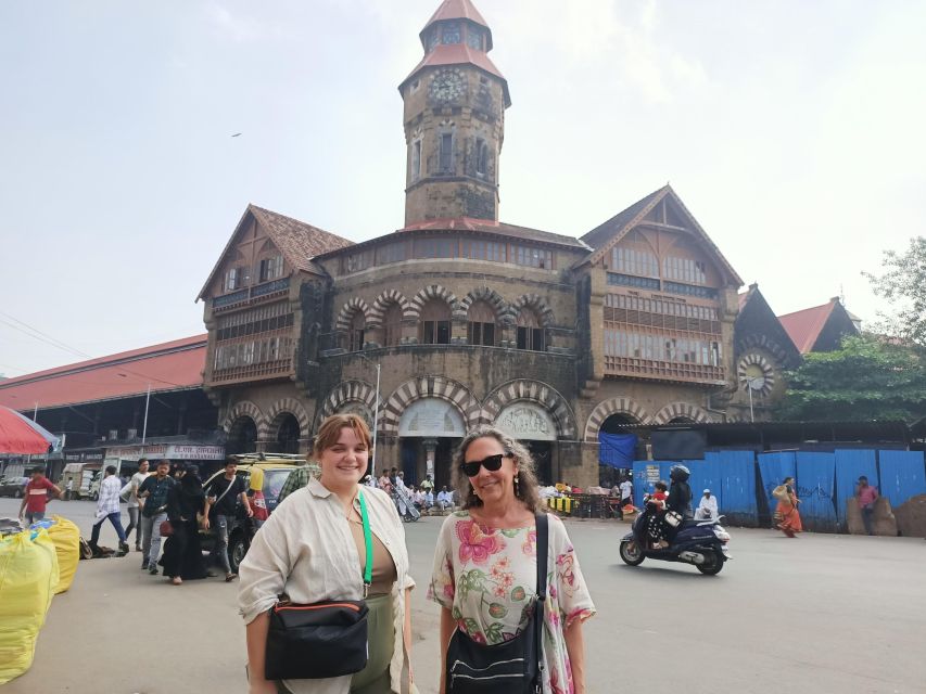 Mumbai Market Tour - Mangaldas Market and the Textile Stop Where Guides Shine